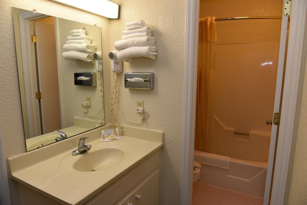 הבלוק Econo Lodge Cherry Point מראה חיצוני תמונה